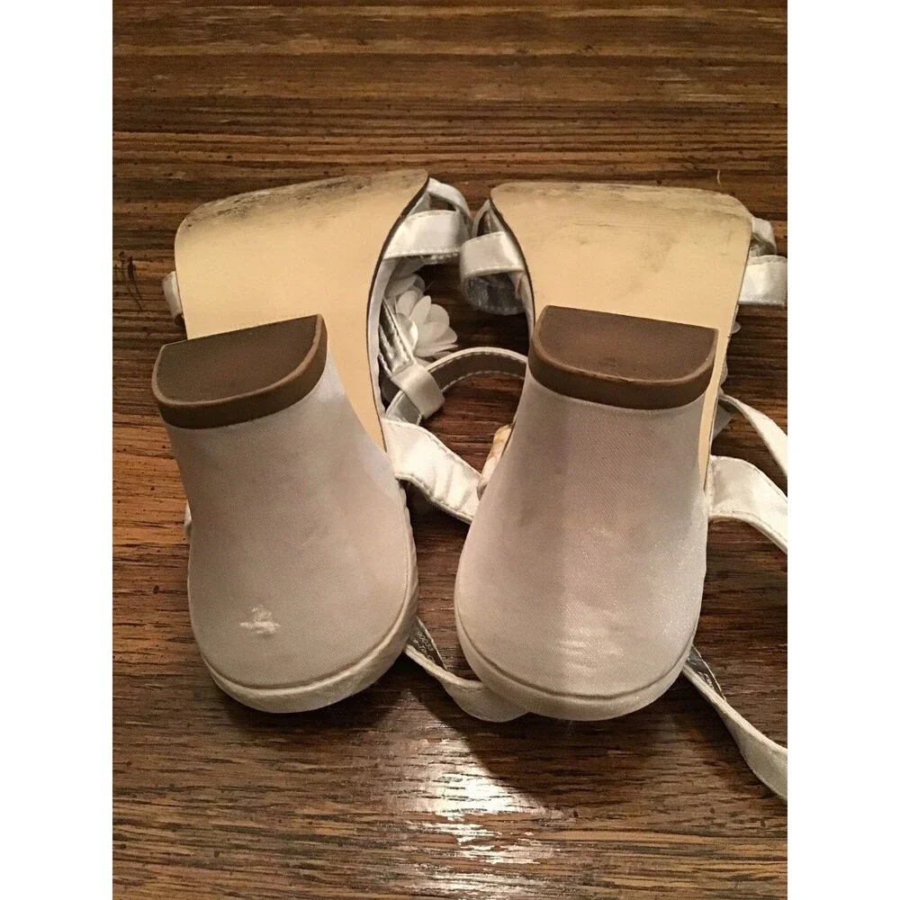Kenneth Cole Reaction Satin Dress Shoe Soft White Size Girl 3